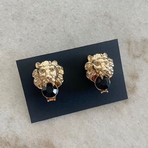 🆕 Luxe designer Lion head 14k gold plated stud earrings with black stone